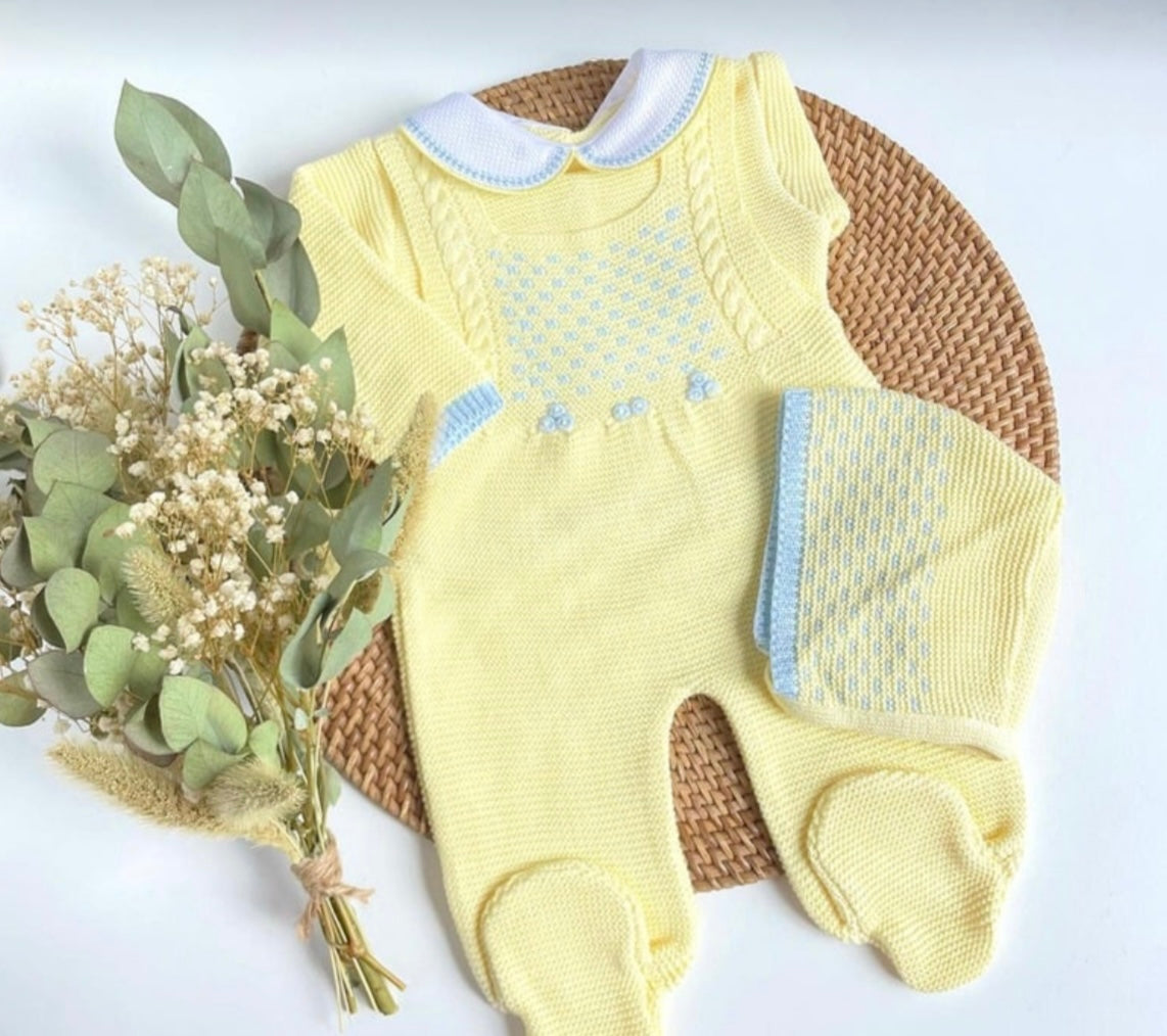 PETO AMARILLO PUNTOS AZUL