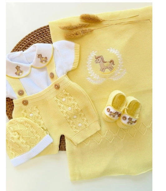 Pequeño Jinete" en Amarillo Pastel!